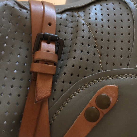 Soft leather gorgeous booties - Picture 13 of 16